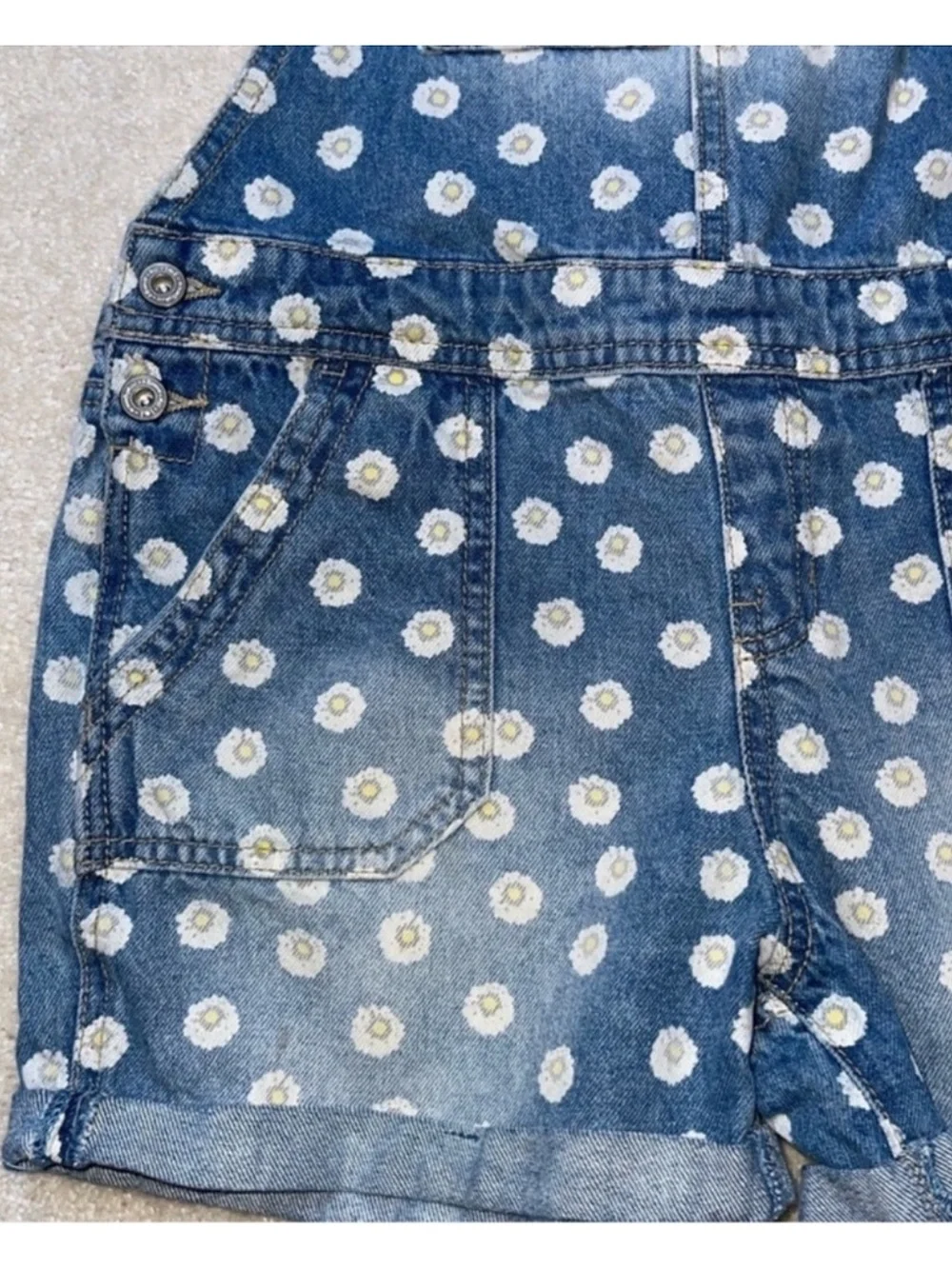 Lei shortalls with flowers